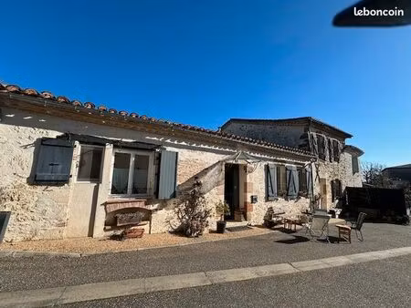 maison de pierres rénovée