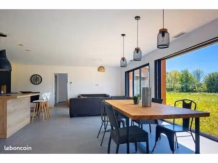 propriété 5 pièces 148 m²