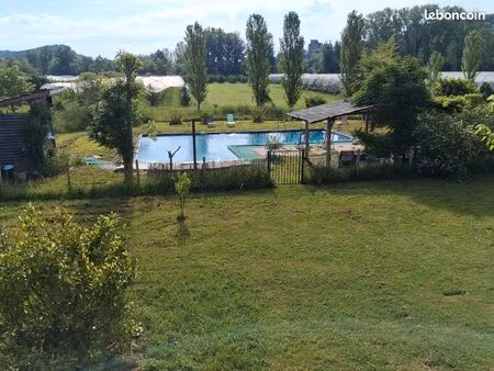 ensemble immobilier  gd terrain 1ha2  piscine