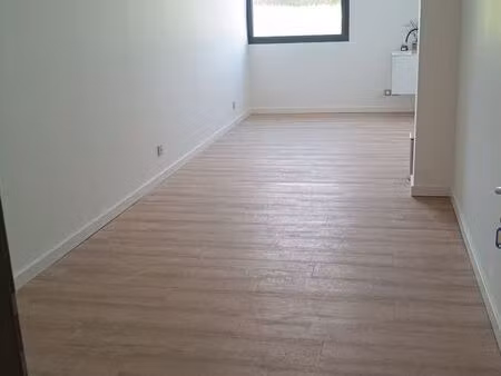 bureau 22m²