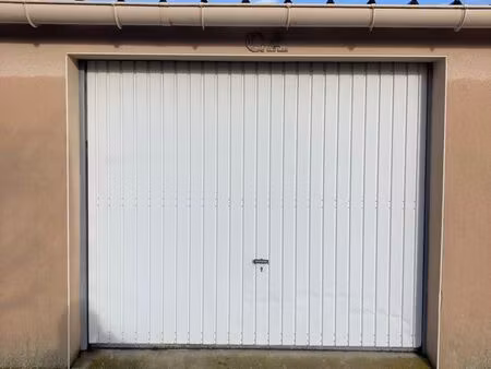 loue garage rue de gaulle lamballe