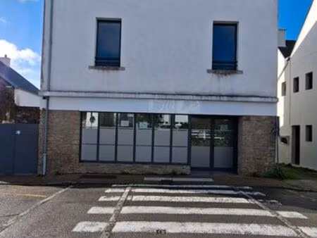 loue local commercial environ 35 m² centre d’arzon face au cabinet médical