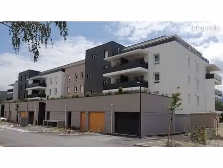 local commercial 230 m² meylan