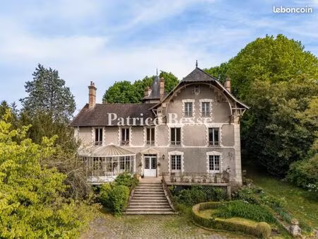 maison 12 pièces 360 m²