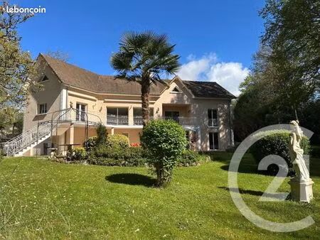 propriété 9 pièces 246 m²