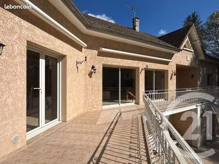 propriété 9 pièces 246 m²