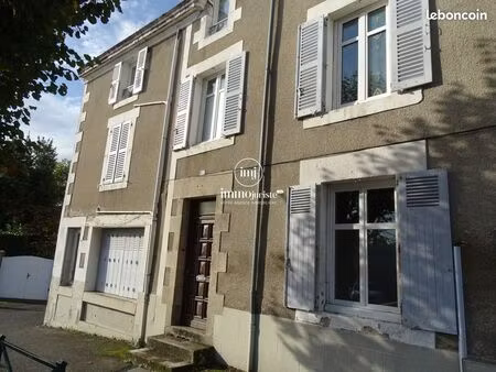 maison 11 pièces 240 m²