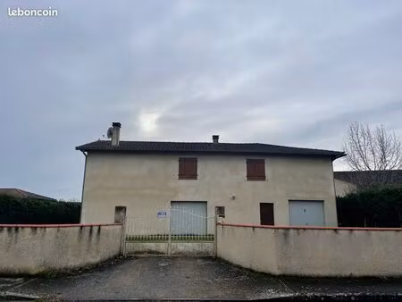 maison t5 133m2 habitable + 144m2 sous sol complet sur un jardin arboré et clôturé de 1590