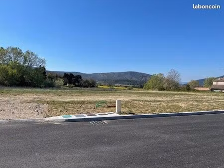 terrain 1330 m² allan