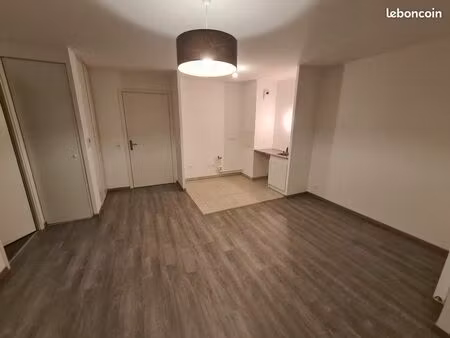 appartement 2 pièces 41 m² avec balcon plein sud dans immeuble récent