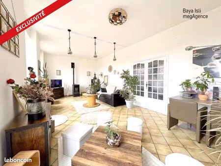 immeuble 147 m² sainte-sigolene