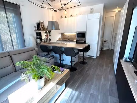 grand studio moderne avec terrasse  parking privatif et proximité gare – plaisir (78)