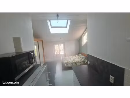 studio meuble récent 24m2 plein centre parking yssingeaux