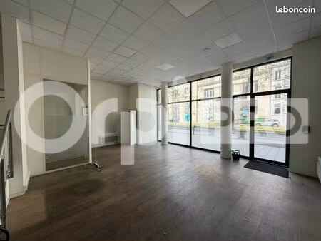 bureau 117 m²