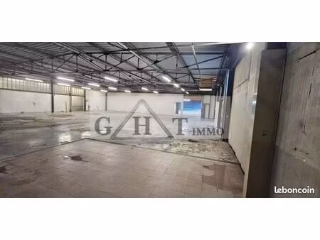 local bureaux 1 120 m²