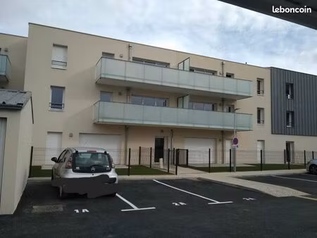 place de parking extérieure