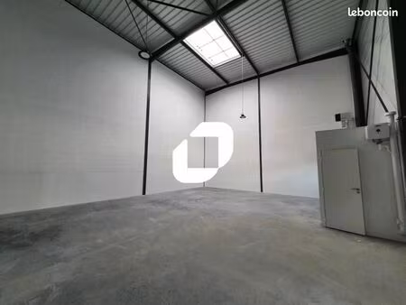 local d'activité 112 m²