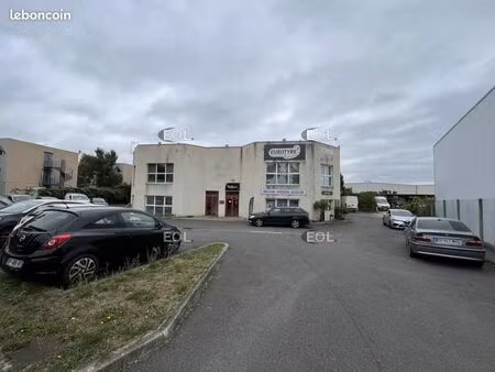 local d'activité 870 m²