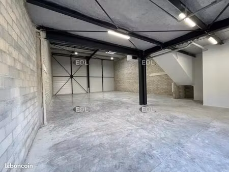local d'activité 449 m²