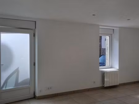 maison de ville  3ch   entièrement rénovée