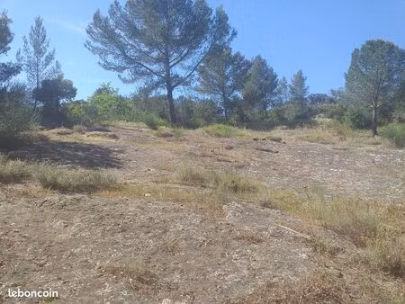 terrain dans quartier résidentiel à villeneuve-les-avignon 30400