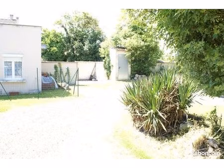 f2/3 de 49m2 à mondreville avec jardin séparé