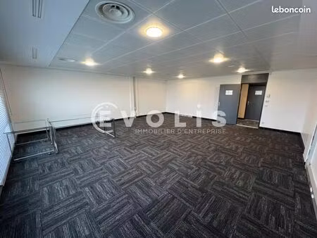 bureau 115 m²
