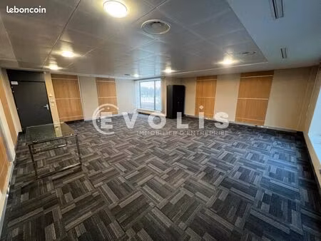 bureau 144 m²