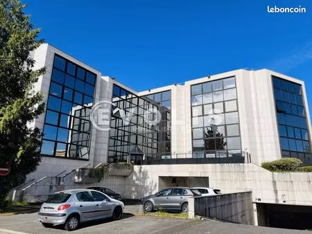 bureaux 44 m²