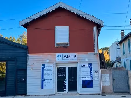 local commercial boulevard republique
