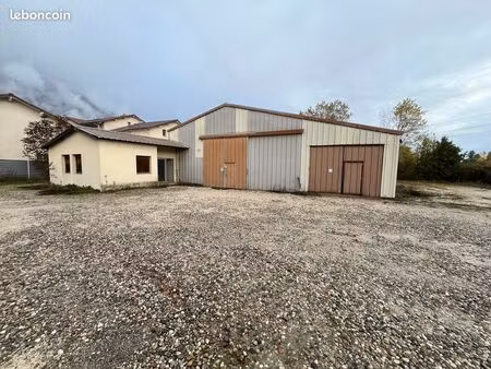 locaux commerciaux entrepos