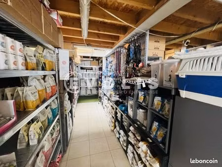 local commercial 200 m²