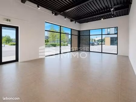local commercial 150 m²