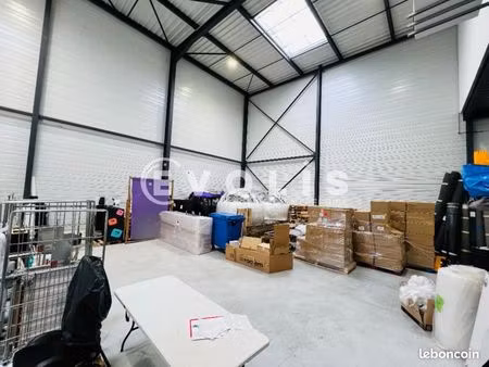 local d'activité 401 m²