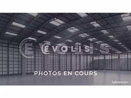 local d'activité 1 270 m²