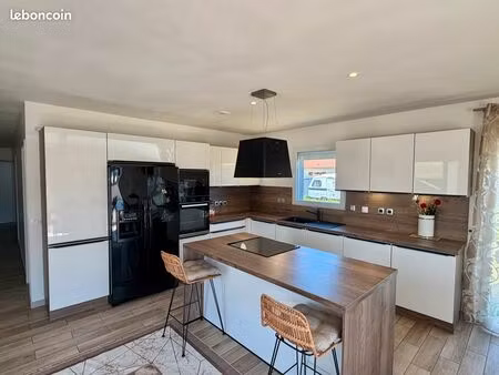 maison de plain-pied 103 m2 sur 985 m2 de terrain