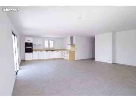 maison neuve t4