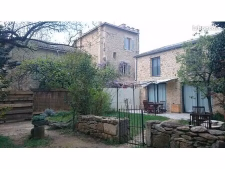 grande maison + 2 gîtes + grand terrain arboré