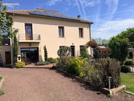 maison 9 pièces 176 m2