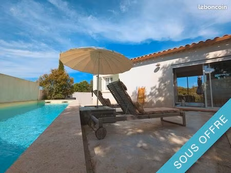 villa 3 chambres à 5km d’uzès  vue imprenable  piscine  calme  terrain