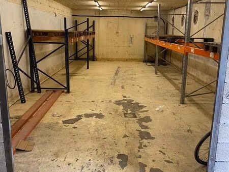 local de stockage 65m2 à louer – 600 / mois