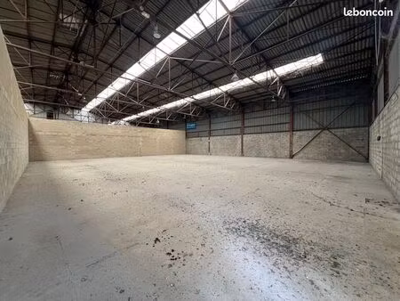 local d’activité 980m² (int/ext) – rare sur le secteur – le châtelet-en-brie - direct prop