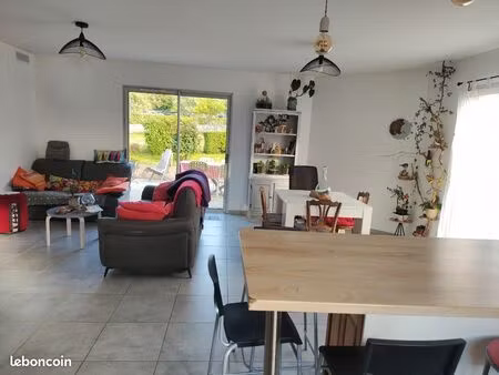 vends maison plain pied