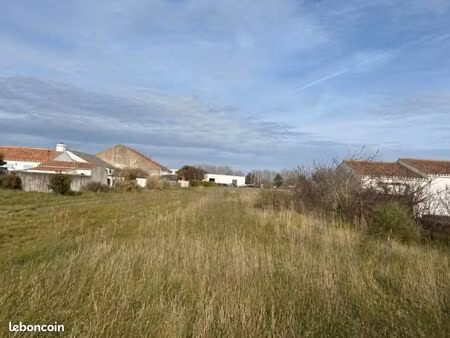 terrain 500 m² barbatre
