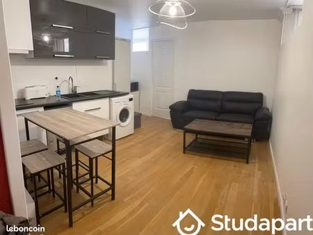 chambre 1 pièce 9 m²
