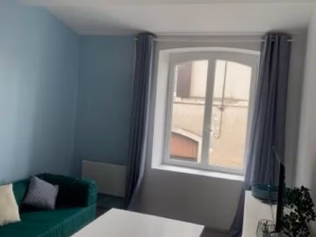 lesparre – appartement rénové + charges incluses