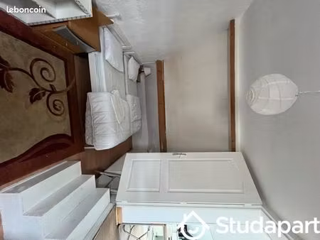 chambre 1 pièce 13 m²