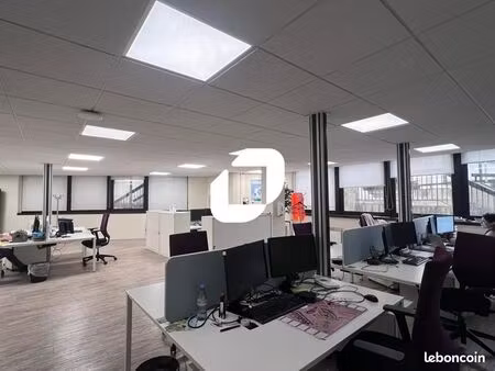bureau 544 m²