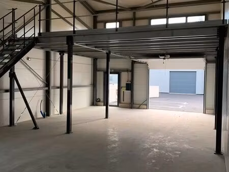 local d'activité/bureaux de 153m2 à 1121m2 - kennedy/st césaire