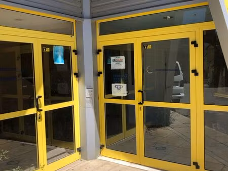 entrepôt extérieur à louer 180 m2